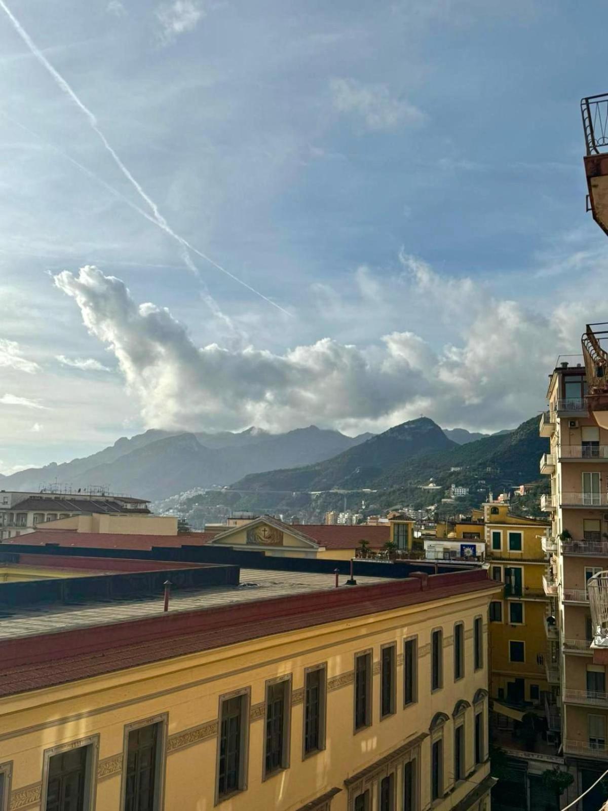 Ferienwohnung A Casa Di Don Peppino Salerno Exterior foto