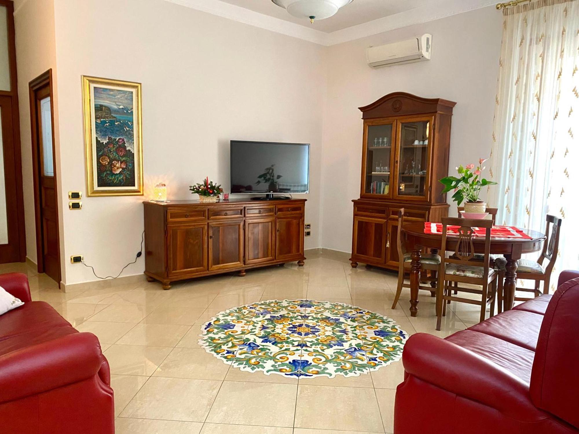 Ferienwohnung A Casa Di Don Peppino Salerno Exterior foto