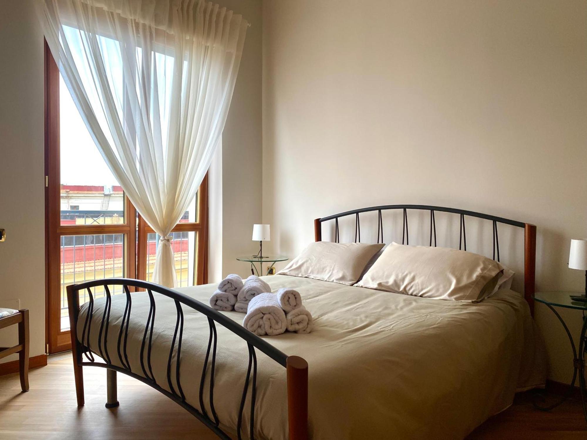 Ferienwohnung A Casa Di Don Peppino Salerno Exterior foto